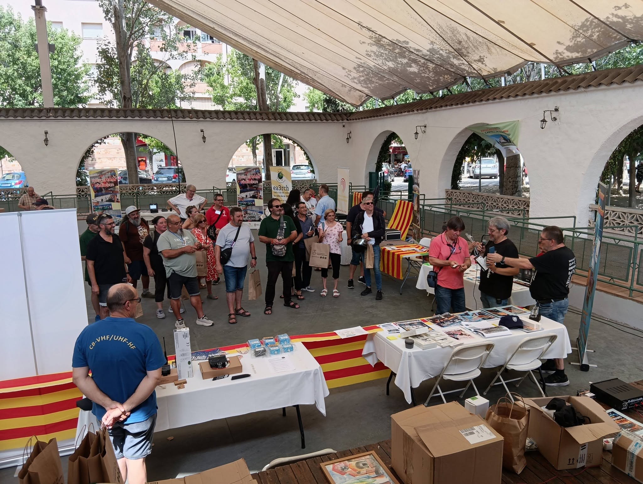 ANTENAS TAGRA COLABORA EN EL TERCER ENCUENTRO ''LA RADIOAFICIÓN EN LA CALLE''